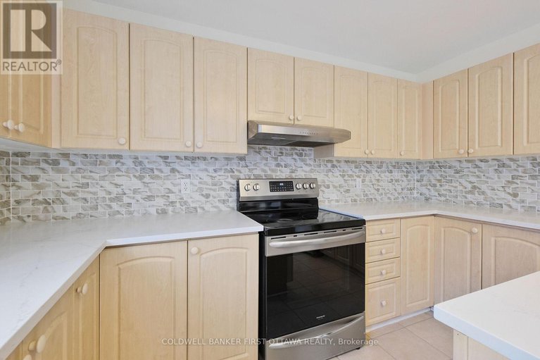 28482188/107-columbia-avenue/hunt-club/ottawa/ontario/K1V1Z3_9