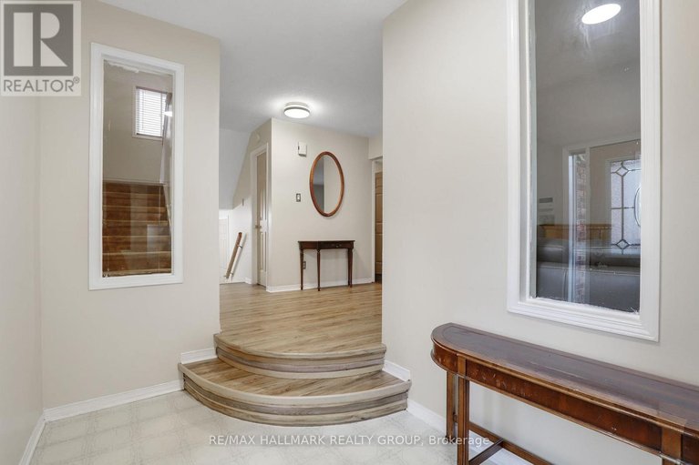 29565286/6-robina-avenue/westcliffe-estates/ottawa/ontario/K2H9R3_2