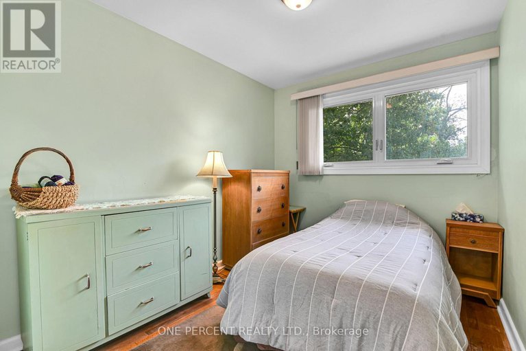 28647610/1244-joyce-crescent/bel-air-heights/ottawa/ontario/K2C2M9_23