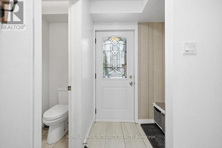 29606728/1985-woods-street/town-of-rockland/clarence-rockland/ontario/K4K1H7_4