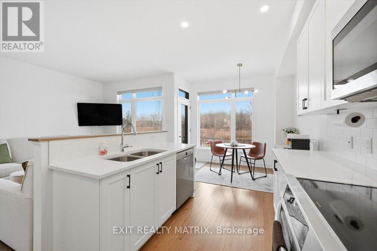 29118512/641-putney-crescent/stittsville-south/ottawa/ontario/K2S2N7_7