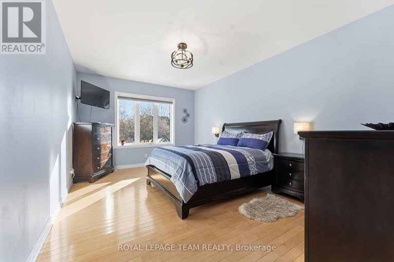 29563750/6868-sparkling-lake-way/greely/ottawa/ontario/K4P1R7_19