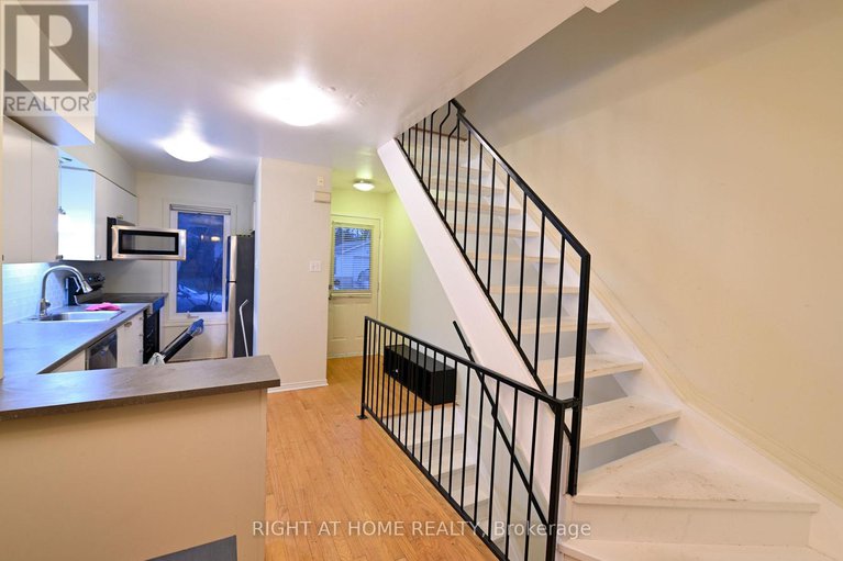 28372154/c-90-templeton-street/sandy-hill/ottawa/ontario/K1N6X3_2