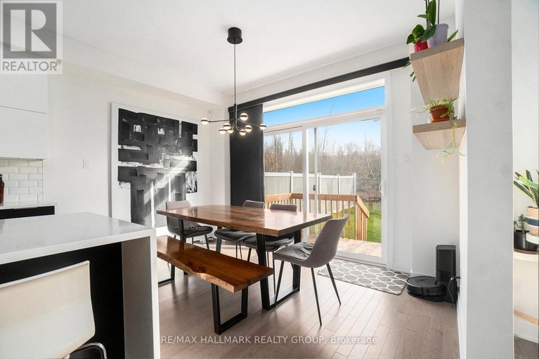 29088429/523-paakanaak-avenue/blossom-parkkemp-parkfindlay-creek/ottawa/ontario/K1X0H2_14