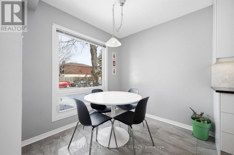 29516247/1089-st-emmanuel-terrace/convent-glen-north/ottawa/ontario/K1C2J6_14