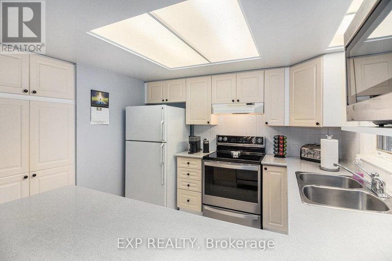 29215208/7-forestglade-crescent/hunt-club-park/ottawa/ontario/K1G5X3_13