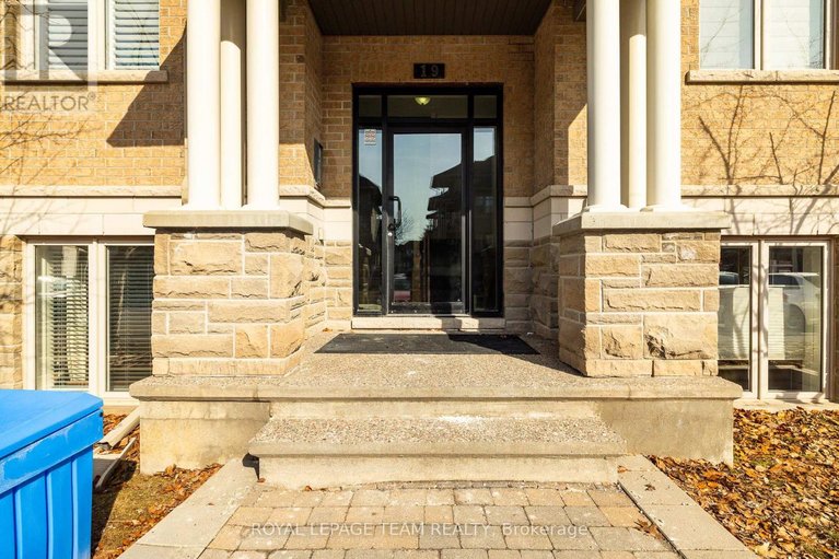 29564017/a-19-tadley-private/longfields/ottawa/ontario/K2J2T3_4