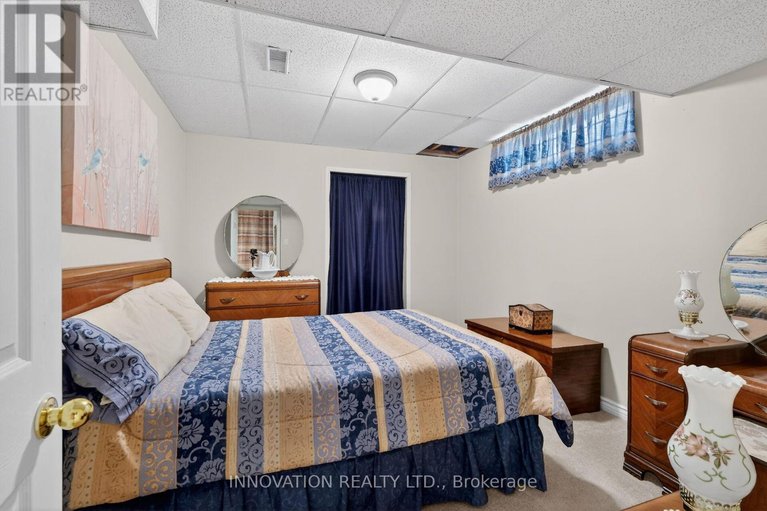 29674454/1698-teakdale-avenue/chapel-hill/ottawa/ontario/K1C6M4_33