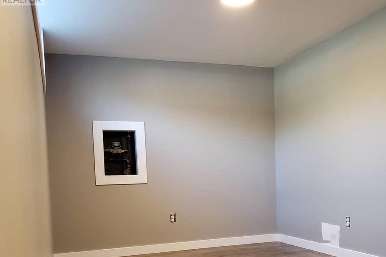 29084025/726-cummings-avenue/castle-heightsrideau-high/ottawa/ontario/K1K2L1_21