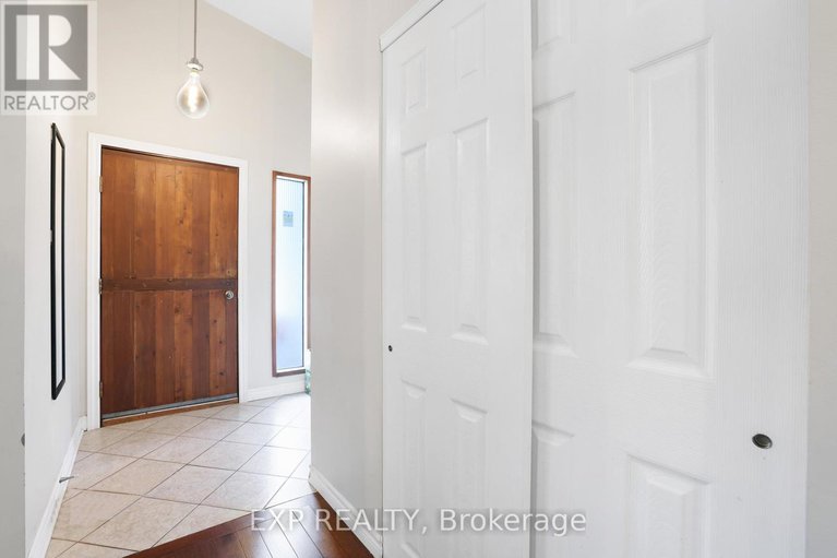 29017803/136-resthaven-avenue/constance-bay/ottawa/ontario/K0A3M0_5