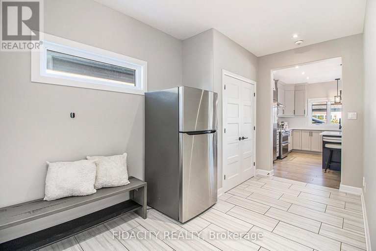 29144695/649-misty-street/village-of-russell/russell/ontario/K4R0E7_7