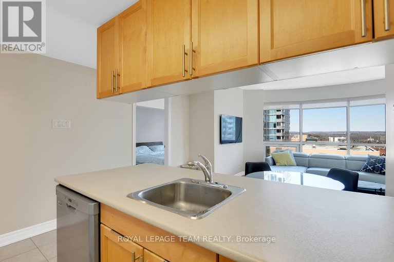 28257141/1704-234-rideau-street/sandy-hill/ottawa/ontario/K1N0A9_17