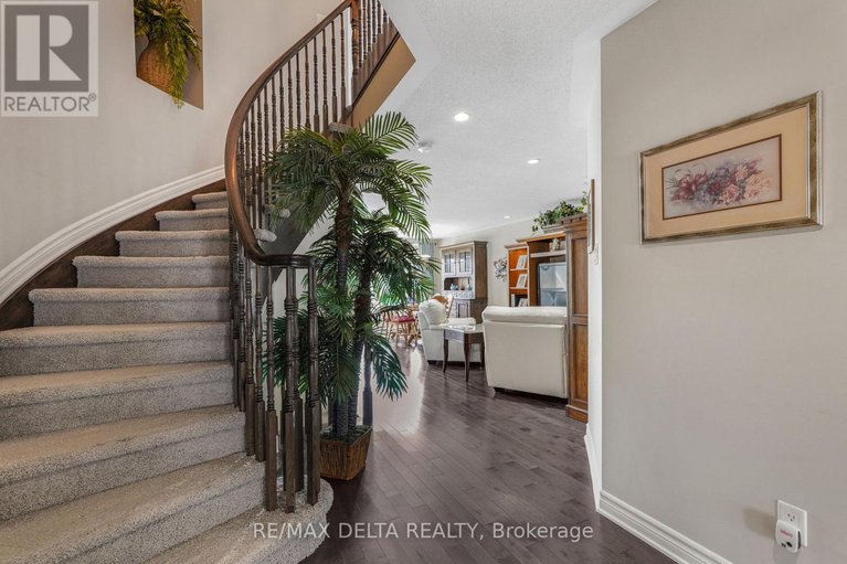 29651790/2225-marble-crescent/town-of-rockland/clarence-rockland/ontario/K4K0G9_16