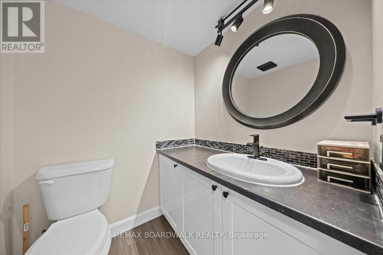 29208561/a-6643-bilberry-drive/convent-glen-north/ottawa/ontario/K1C4N5_14