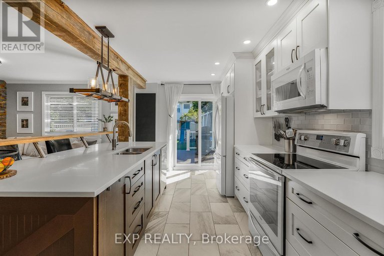 29412976/1601-bottriell-way/fallingbrookpineridge/ottawa/ontario/K4A1W5_13