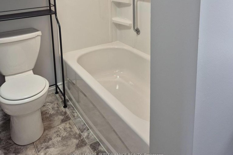 28814591/44a-802-st-andre-drive/hiawatha-parkconvent-glen/ottawa/ontario/K1C4R3_16