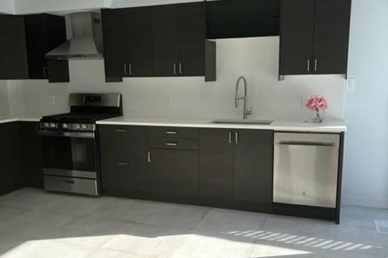 29504345/178-mcclellan-road/sheahan-estatestrend-village/ottawa/ontario/K2H5W1_8