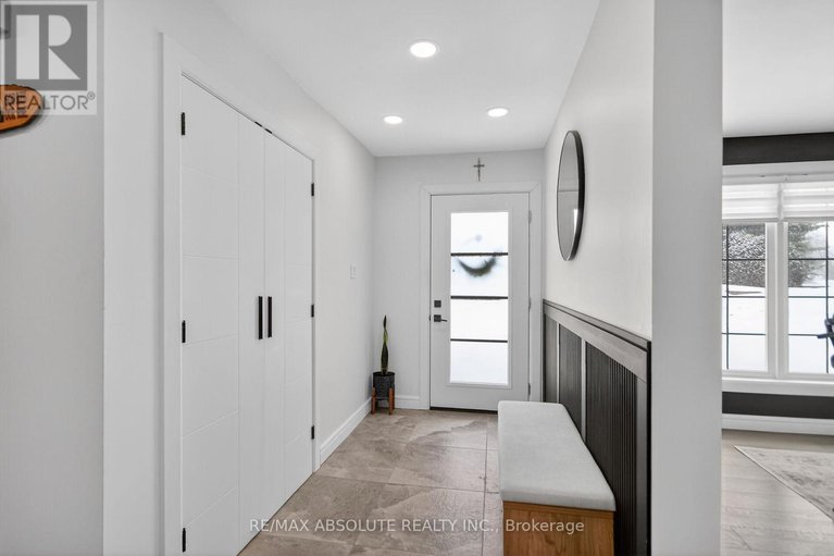 29366992/6560-michelangelo-court/north-gower/ottawa/ontario/K0A2T0_2