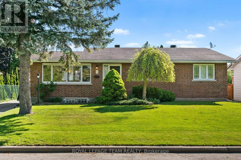 28386373/3-millbrook-crescent/city-viewskylinefisher-heightsparkwood-hills/ottawa/ontario/K2E5B6_1