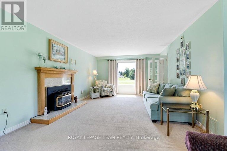 29638663/17-maric-trail/kemptville/north-grenville/ontario/K0G1J0_19