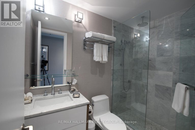 29312998/1111-300-lisgar-street/ottawa-centre/ottawa/ontario/K2P0E2_15