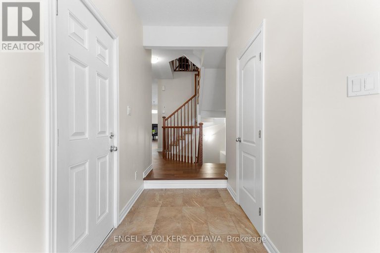 29192697/622-moorpark-avenue/emerald-meadowstrailwest/ottawa/ontario/K2M0B6_4