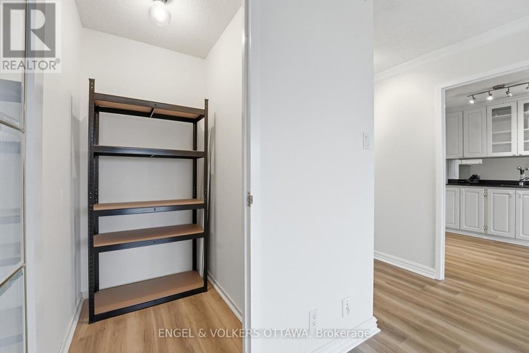 29637517/301-2951-riverside-drive/mooneys-bayriverside-park/ottawa/ontario/K1V8W6_18