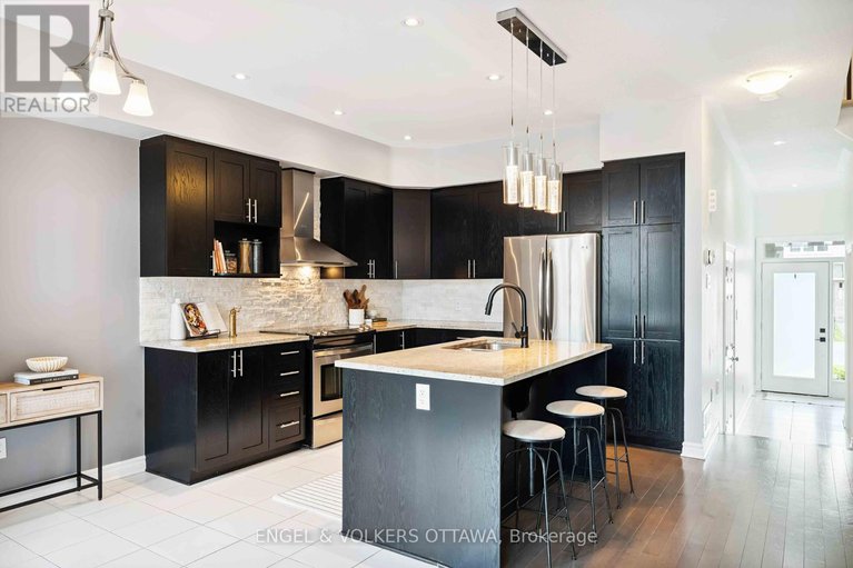 28594229/741-morningstar-way/mer-bleuebradley-estatesanderson-park/ottawa/ontario/K1W0G6_6