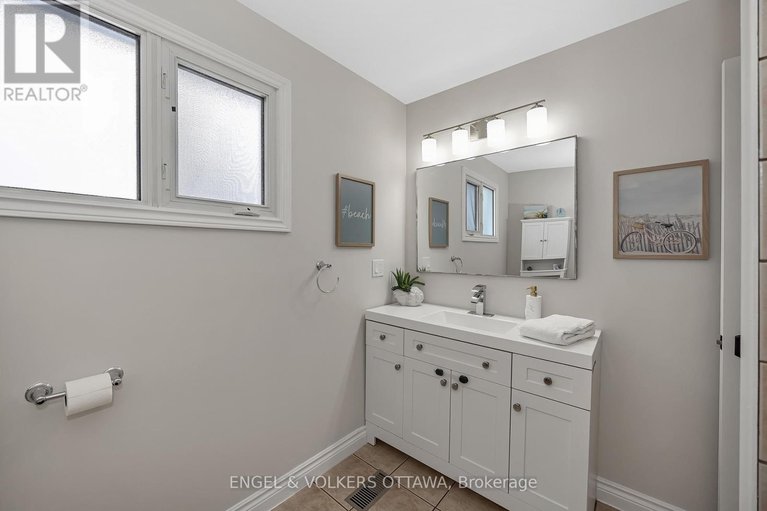 29458727/4868-ferry-road/fitzroy/ottawa/ontario/K0A1X0_21