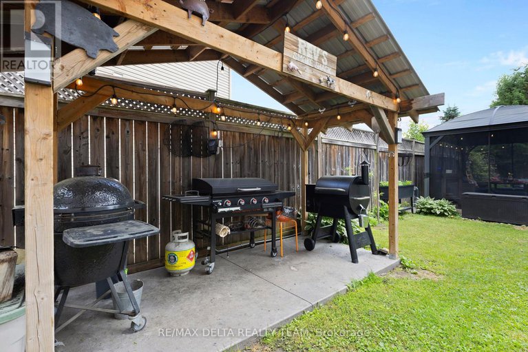 28585609/2070-melette-crescent/avalon-east/ottawa/ontario/K4A4X2_28