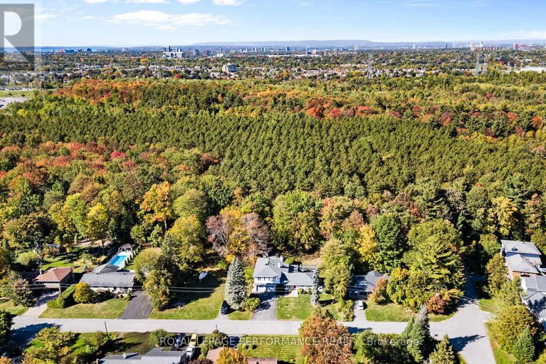 28945911/5-revol-road/merivale-gardens/ottawa/ontario/K2G0B8_36