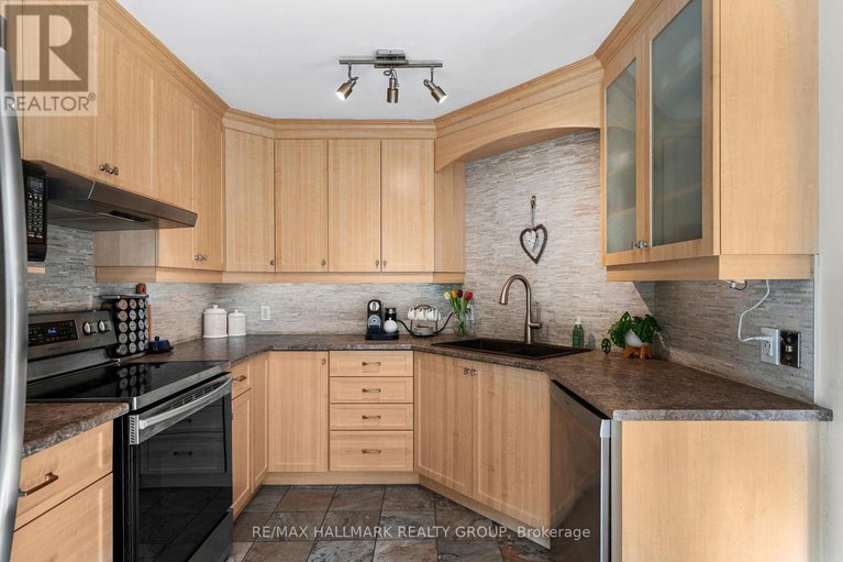 28799334/62-college-circle/castle-heights/ottawa/ontario/K1K4R8_14