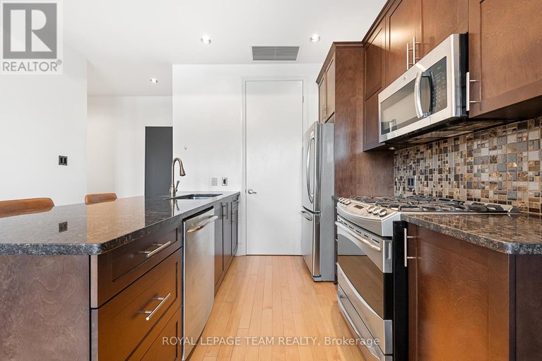 28587284/210-327-breezehill-avenue-s/west-centre-town/ottawa/ontario/K1Y1R6_9