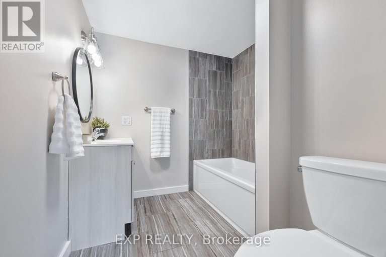 29446608/104-6470-bilberry-drive/orleans-wood/ottawa/ontario/K1C4P1_45