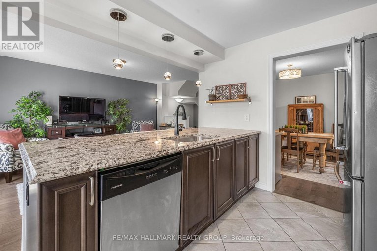 29645617/119-helenium-lane/avalon-west/ottawa/ontario/K4A1C6_17