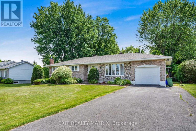 28639624/31-front-road/lorignal/champlain/ontario/K0B1K0_1