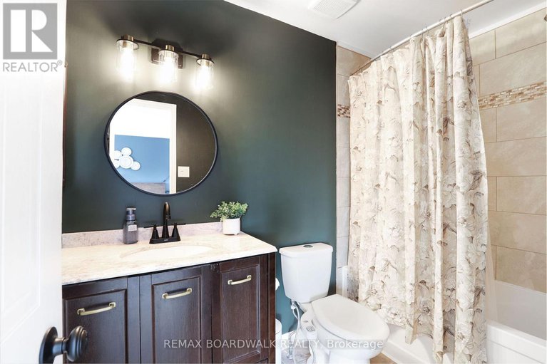 29374178/2094-sunland-drive/fallingbrookgardenway-south/ottawa/ontario/K4A3L1_23