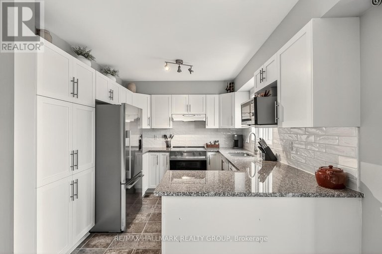 29566256/1464-bonneville-crescent/orleanssunridge/ottawa/ontario/K1C7N2_16