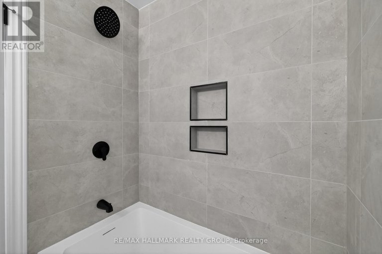 29664979/226-old-colony-road/glencairnhazeldean/ottawa/ontario/K2L1M7_35