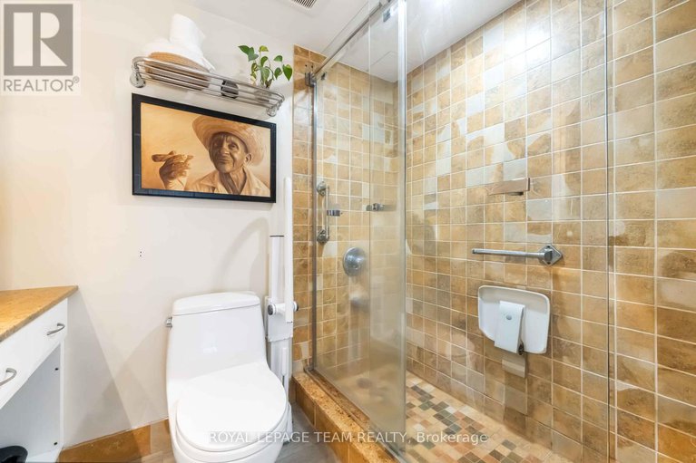 28798414/1806-160-george-street/lower-townbyward-market/ottawa/ontario/K1N9M2_21