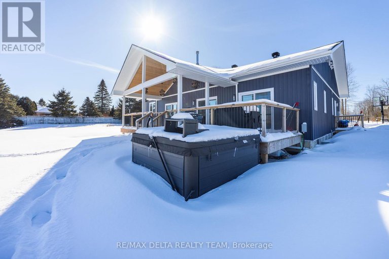 29366058/4645-mcneely-rd-road/sarsfieldbearbrook/ottawa/ontario/K4B1J1_29