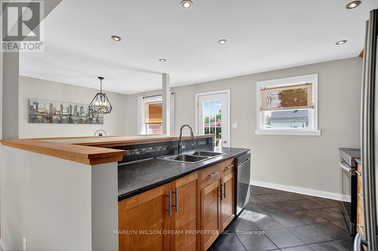 28923869/1914-rosebella-avenue/blossom-parkleitrim/ottawa/ontario/K1T1G7_16