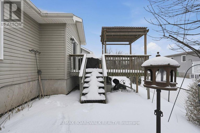 29248590/110-templeton-court/kemptville/north-grenville/ontario/K0G1J0_34