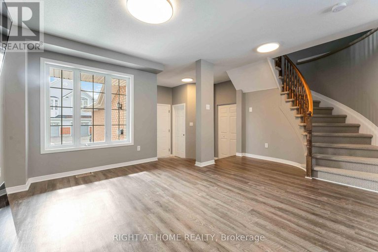 29443377/123-kinross-private/morgans-grantsouth-march/ottawa/ontario/K2K3P9_19