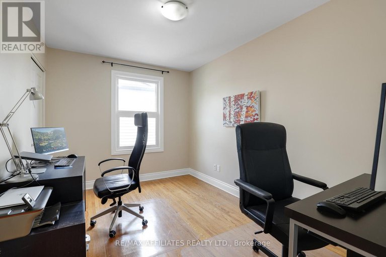 28820218/2347-briar-hill-drive/urbandale-acres/ottawa/ontario/K1H7A7_28