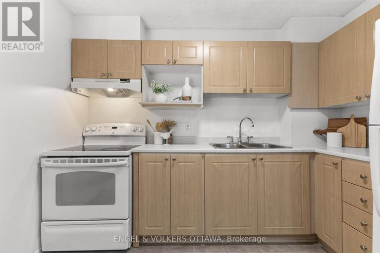 28900181/202-royalton-private/hunt-club-woods/ottawa/ontario/K1V9S3_11
