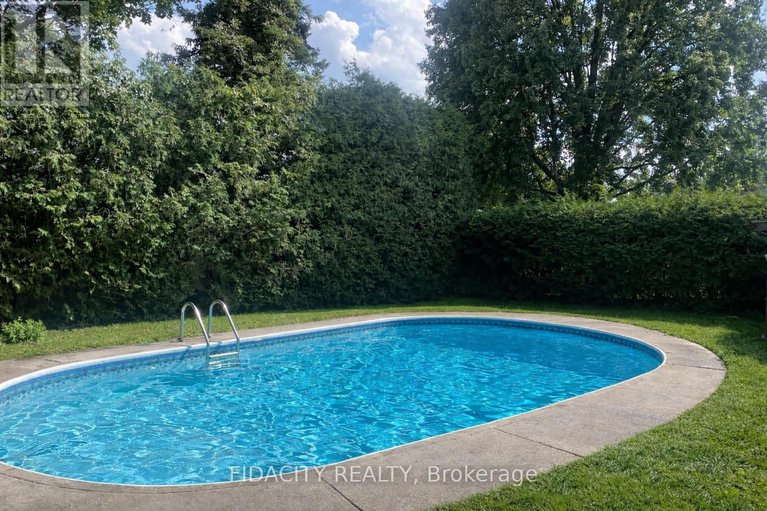29608674/7-gagnon-court/beaverbrook/ottawa/ontario/K2K1A7_38