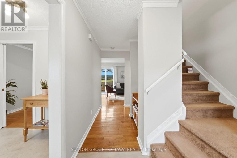 29617710/3907e-old-richmond-road/arbeatha-park/ottawa/ontario/K2H8T8_6