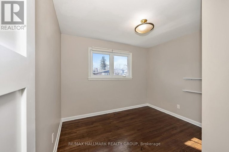 29670694/1138-sherman-drive/bel-air-heights/ottawa/ontario/K2C2M4_27