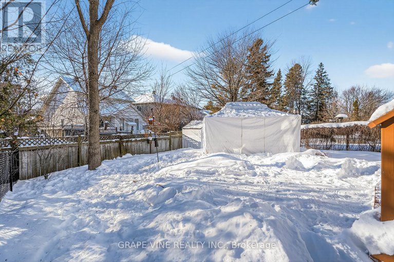 29326817/130-springcreek-crescent/bridlewood/ottawa/ontario/K2M2M1_30